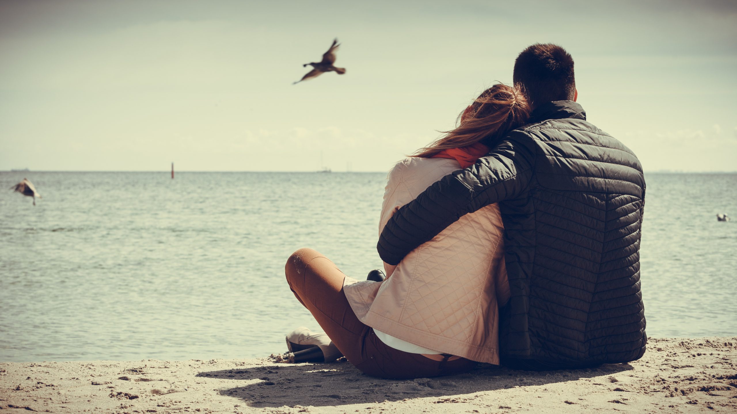 couple-sitting